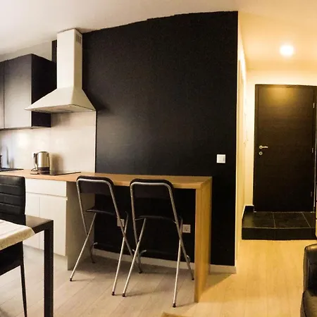 شقة Nav سبليت